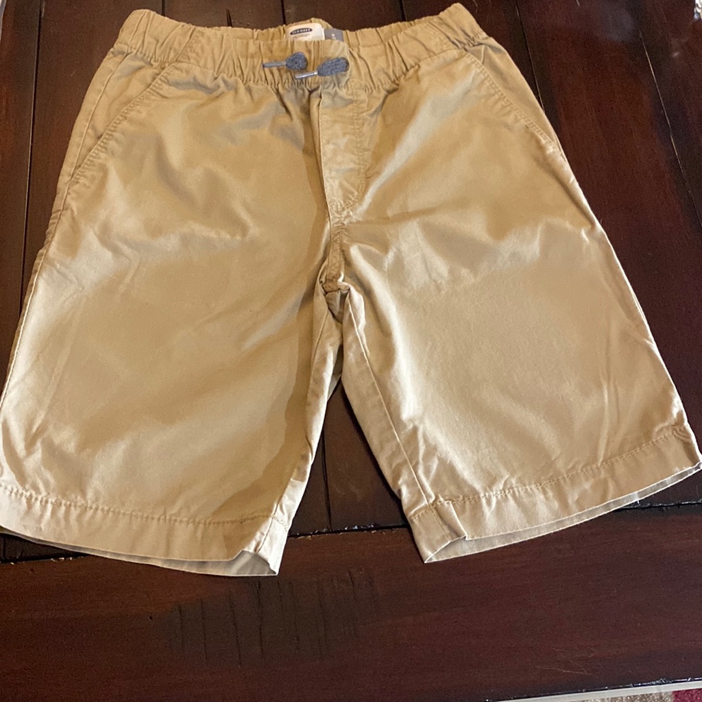 Old Navy Boy’s Khaki Shorts Size M (8)